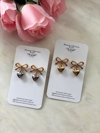 Image 2 of Bow with hearts