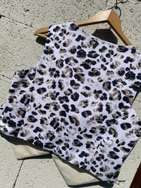 Image 3 of Chaleco feito a man. Leopardo branco. Talla M