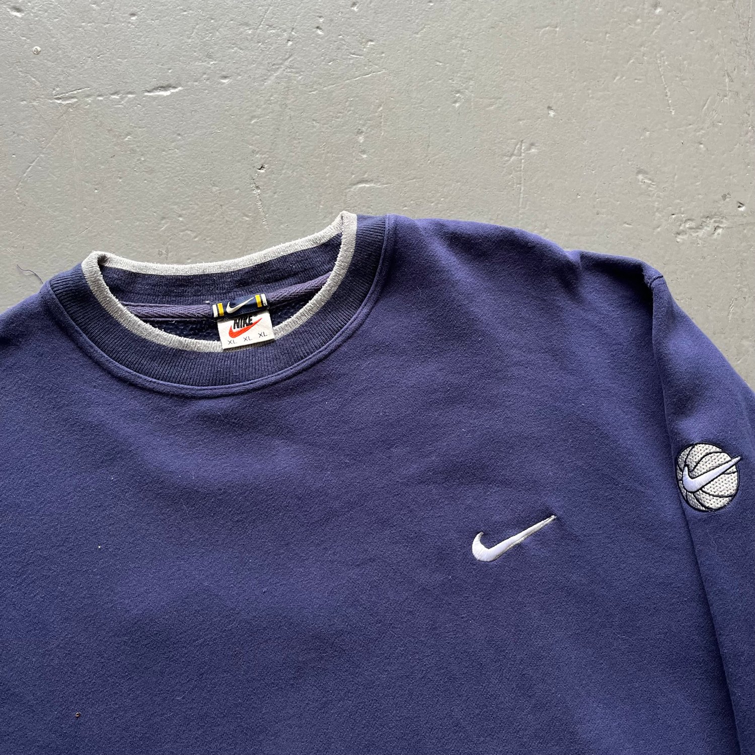 Image of Vintage 90s Nike bootleg sweatshirt size xl 