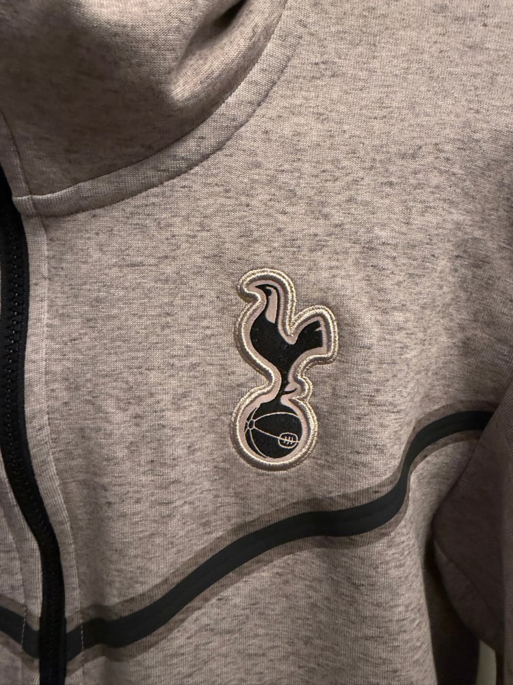 Image of Tottenham Hotspur Nike Tech Fleece Muave Sports Jacket (S)