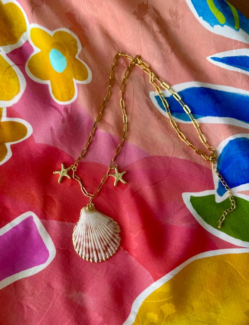 Image of Pink scallop shell necklace