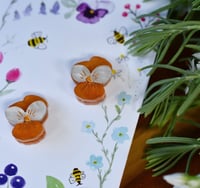 Viola Studs - White And Honeycomb 