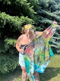 Image 3 of geode ice dye crew neck (3xl)