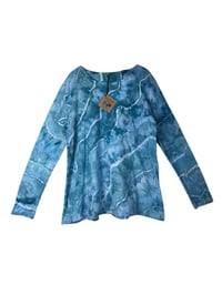 Image 2 of 1XL Ladies Long-Sleeve Stretch Tee in Seaside Geode Ice Dye