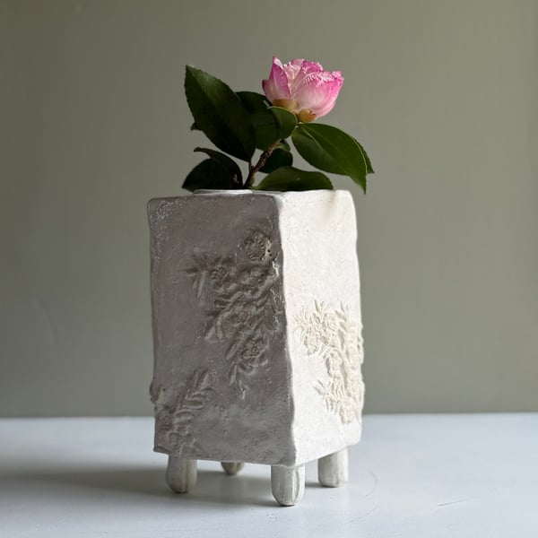 Image of  Tea tree upright box vase  (4233)