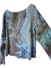 Image 8 of ♻️ UPCYCLED XXL Rib Knit Button Top / Cardigan in Earthy Geode Ice Dye