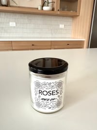 Image 1 of 8oz Roses Scented Candle