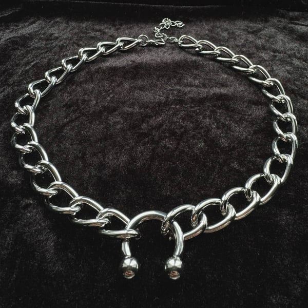 Image of Horseshoe Chunky Choker Necklace