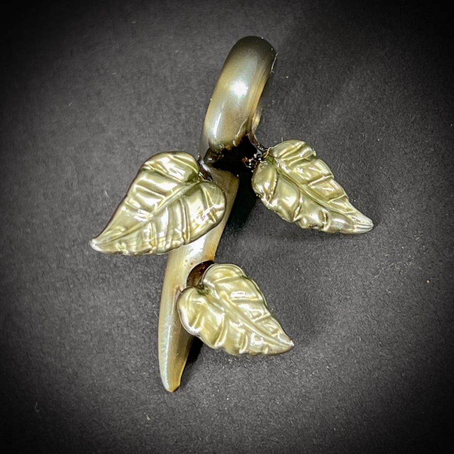 Image of Mini Metallic 3 Leaf Pendant