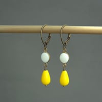 Image 4 of Boucles d'oreilles jaunes