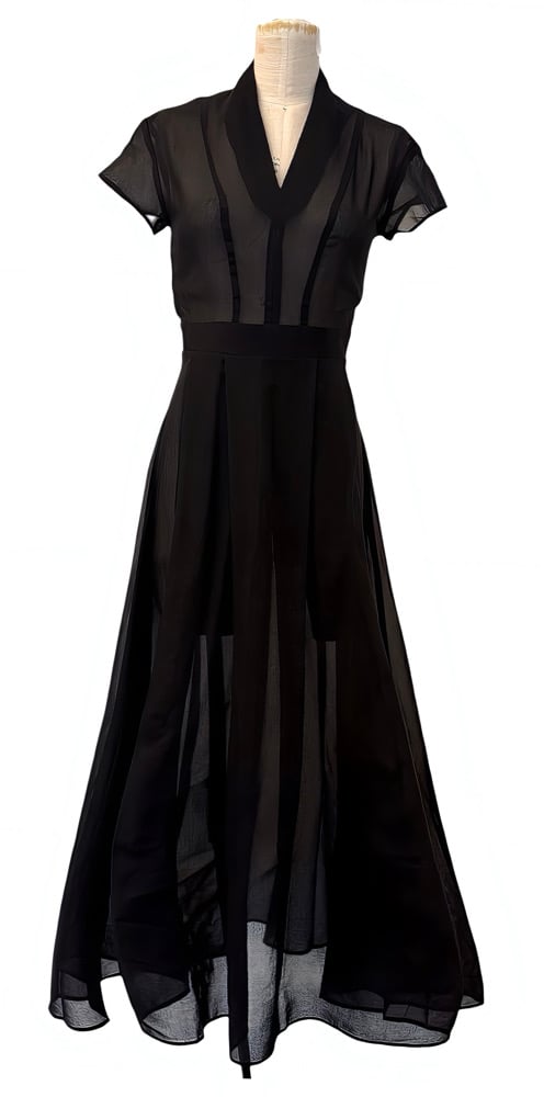 Lady Godiva Dress – Black Edition“Midnight drama, maximum legend