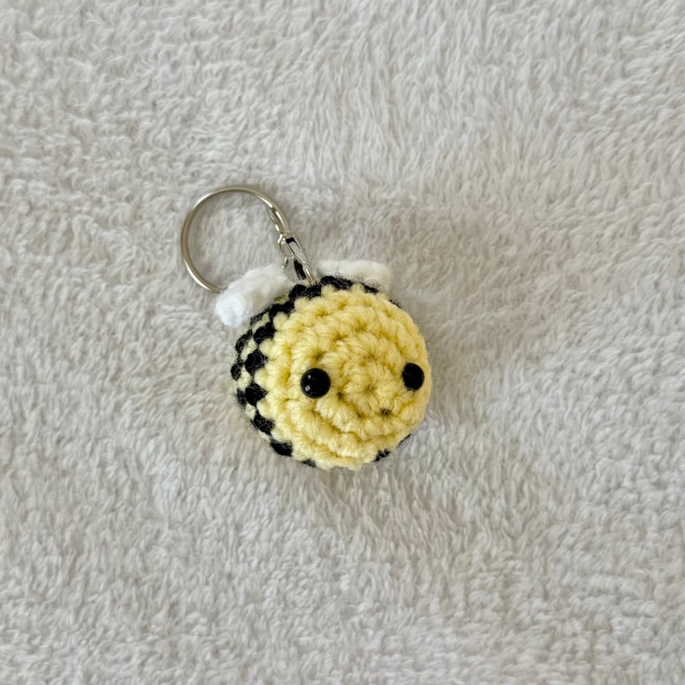 Butterfly/Bee/Pumpkin Keychain | Crochet.Kuma