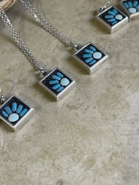Image 5 of Blue Daisy Combo