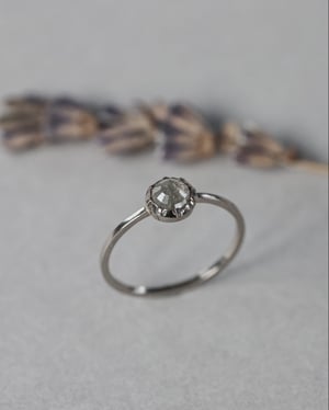 Image of *SALE - was £1950* 18ct White gold, Pale grey diamond ring (LON211)