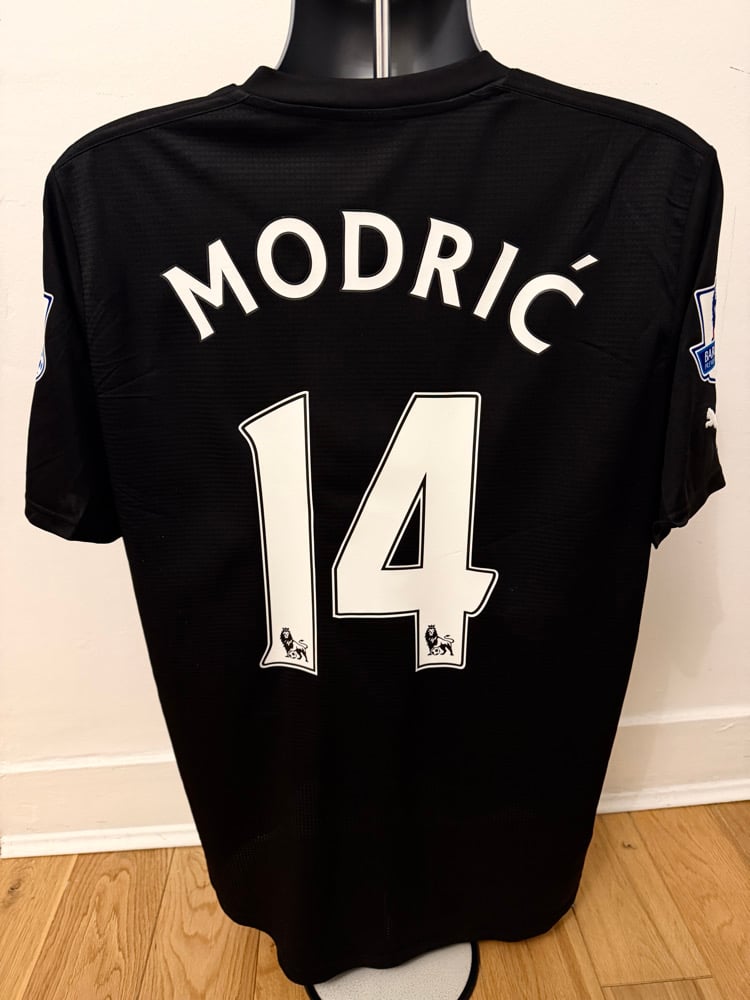 Image of Tottenham Hotspur “MODRIĆ 14” 2011/12 Third Shirt + PL patches  (L)
