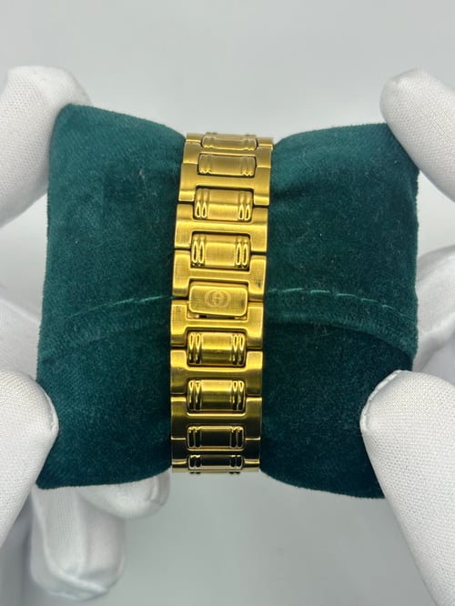 Image of Rare Vintage 1980's Gucci All Gold Burgundy Dial 9800M 