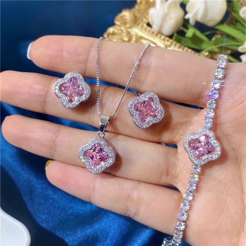 Image of 3Pc Iced Clover Set