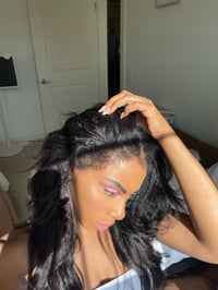 Image 3 of 20 inch KINKY STRAIGHT 360 LACE WIG with 4c KINKY EDGES