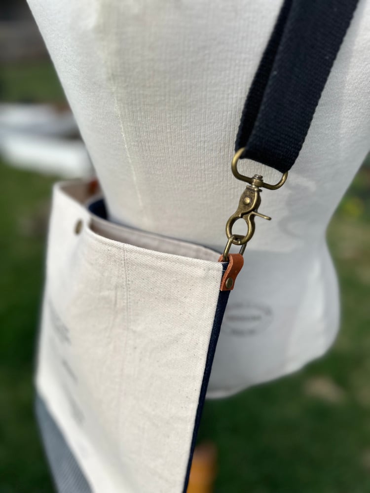 Image of Vintage Bank Bag Crossbody US Mint centered text