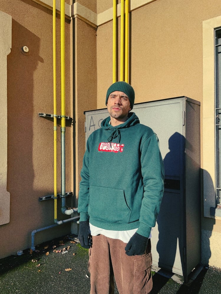 THROWY HOODIE Image 3