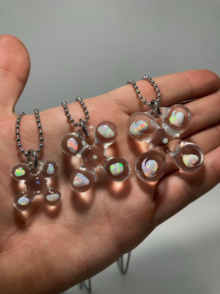 Image of 5 opal clovers 