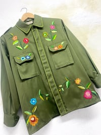 Image 4 of Sobrecamisa militar orixinal. Bordada a man. Peza única! Talla M/L