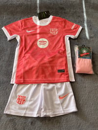 Image 1 of Barcelona coral kit 