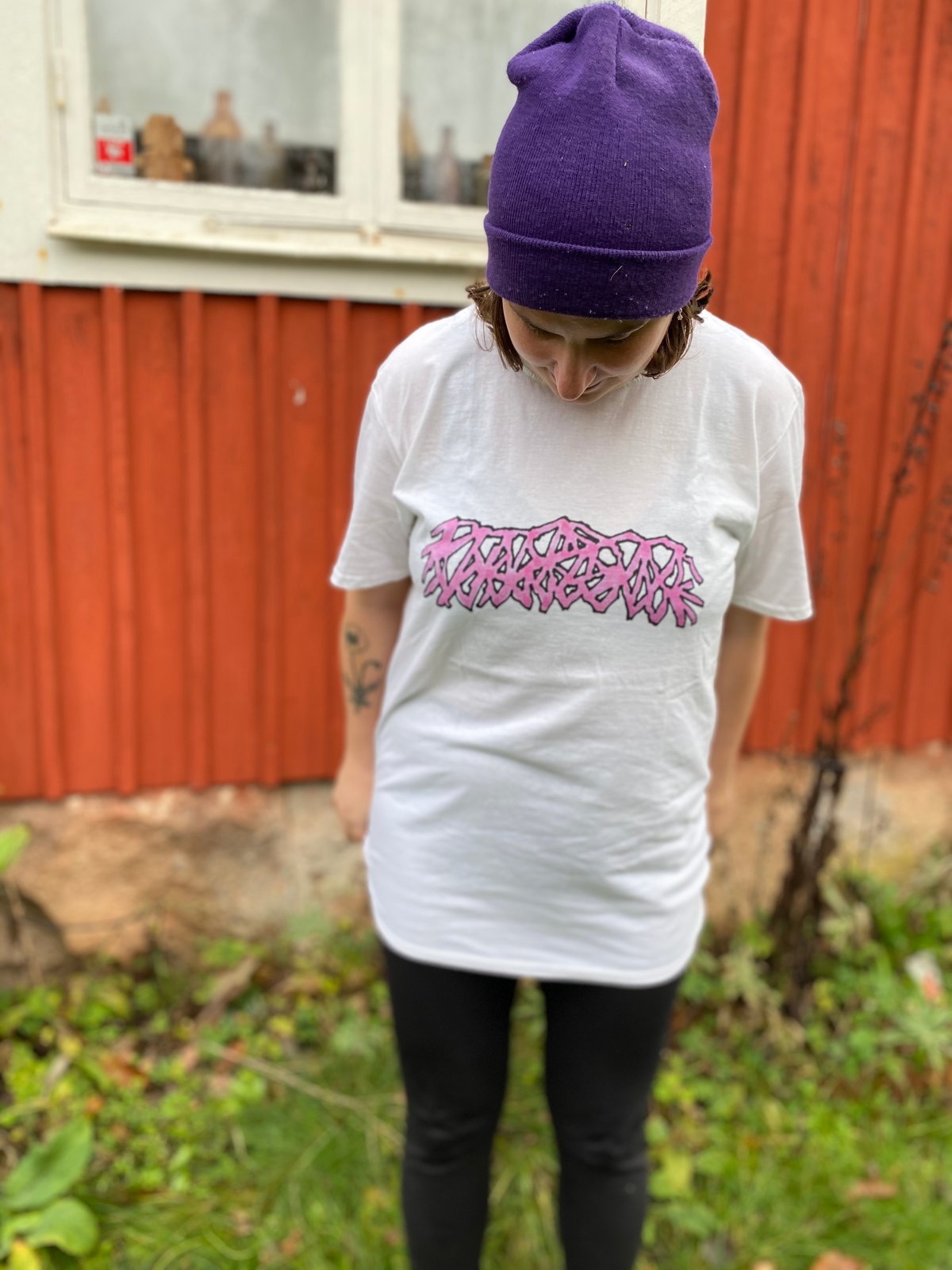 Maglietta Gildan Nera Con Stampa Musicale 'Antisetto' – Cotone 100% – Unisex – Taglie S-3XL