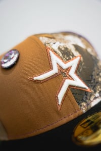 Image 5 of New Era 59Fifty “What The Cozy” 