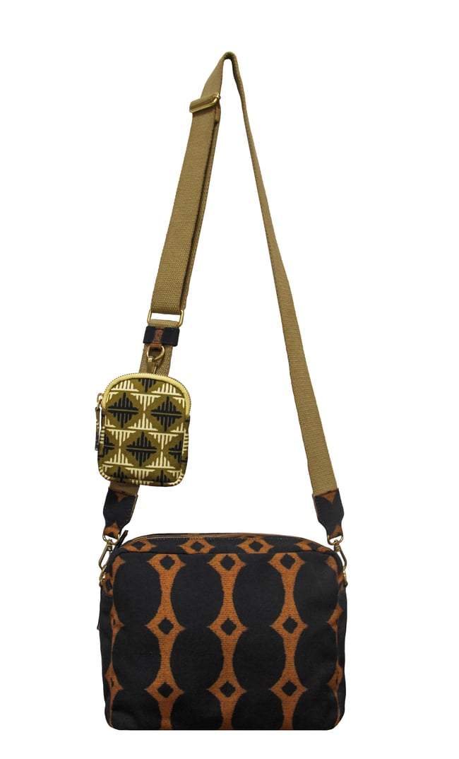 •ilo• crossbody: stones road mudcloth