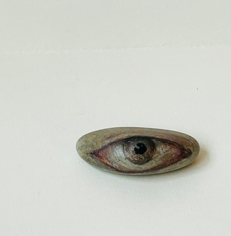 Image of 2 (eye)