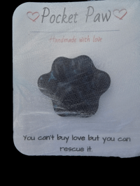Image 3 of Pocket Paw – Fused Glass Paw Print Gift