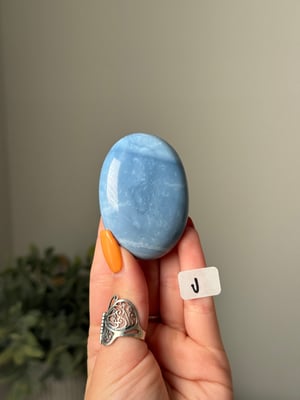 BLUE OPAL PALM STONES