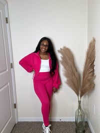 Image 6 of Catch Me Chillin Set (Fuchsia)