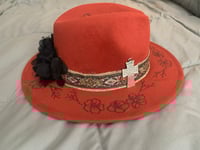 Image 2 of "Amada y Escogida" Hand-Burned Narrow Brim Panama Hat