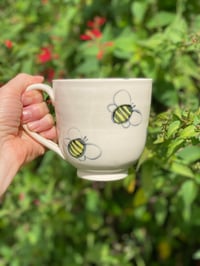 Image 4 of Large Bee Decorated Mugs