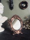 Miroir de toilette, en cuivre, à décor de putti et de roses, époque Napoleon III, style roccocco!