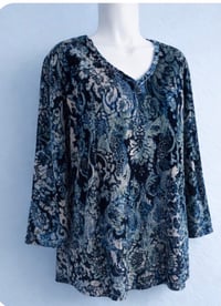 Image 2 of New 26/28w Catherine’s Velvet top #722*15