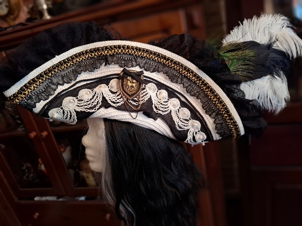 Image of Black&White Pirate Hat