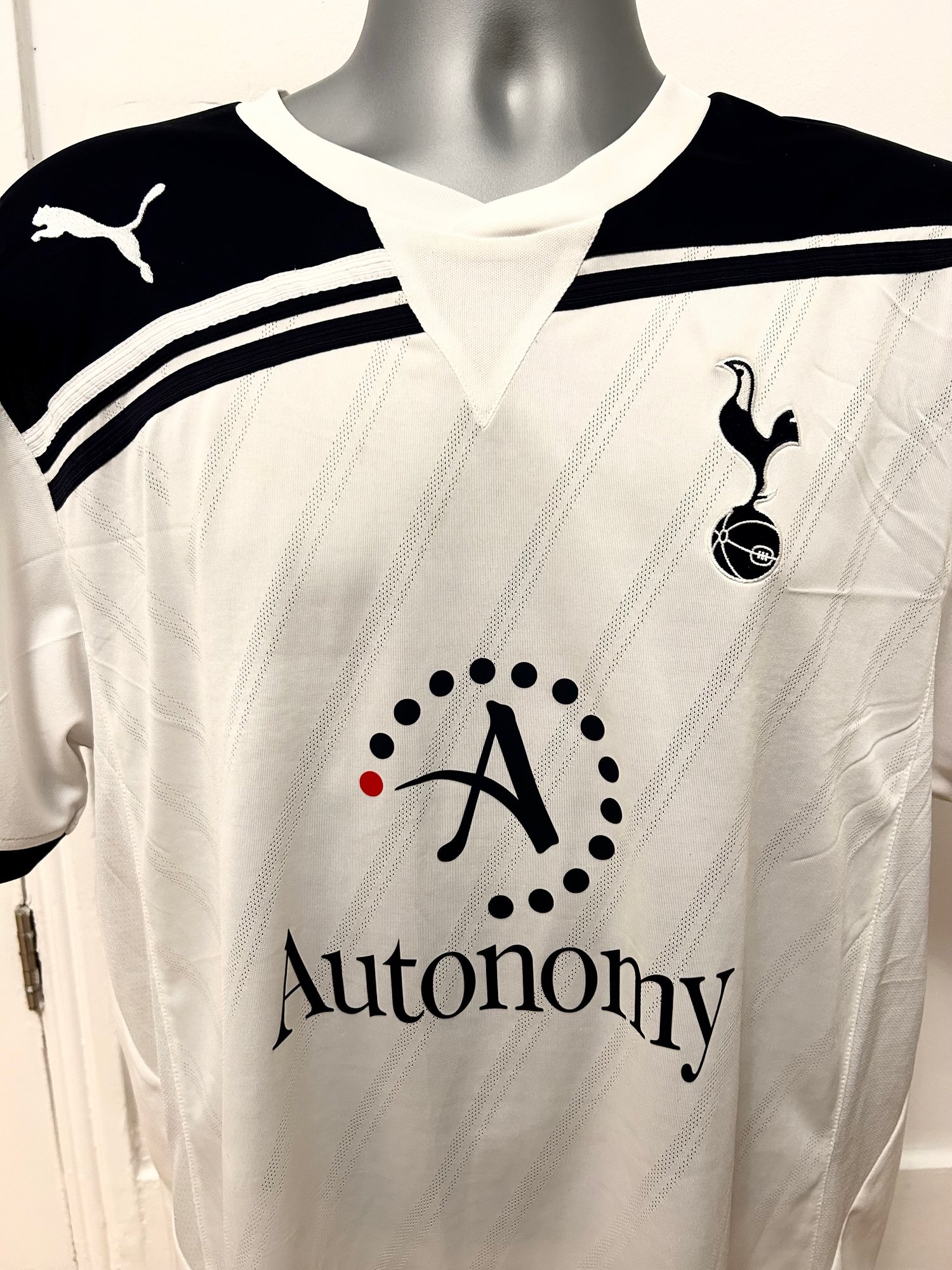 Image of Tottenham Hotspur “MODRIĆ 14” 2010/11 Home Shirt + PL patches (L)