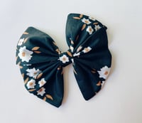 Image 1 of Midnight Floral | Genevieve Clip