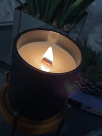 Image 1 of White Smoke Wood Wick Candle 14 oz / 398 g