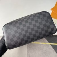 Image 5 of Lou Wash Bag - Mono/Black