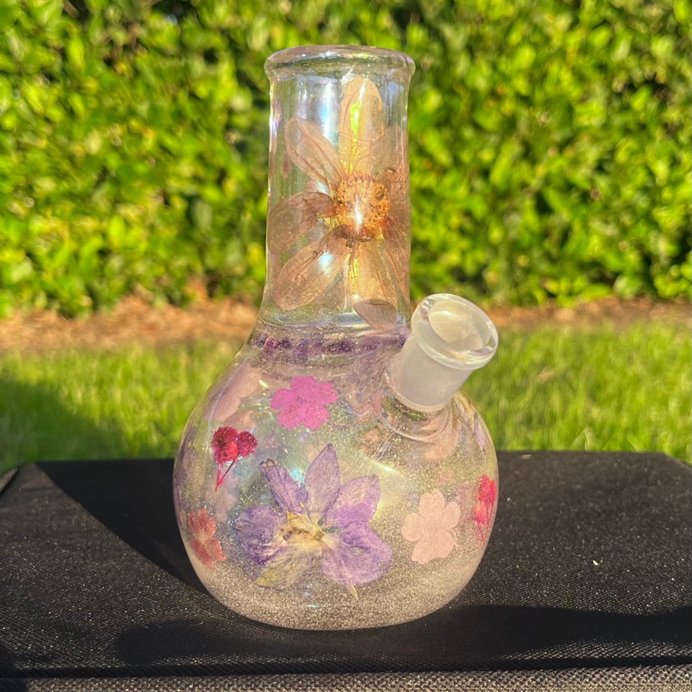 Image of amethyst & purple flower holographic 6"