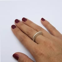 Image 5 of ​Anillo minimalista Gabo 