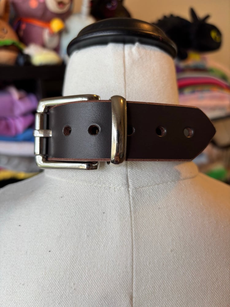 Image of Rose Gold Brown Leather Collar