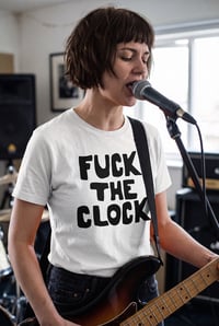 Image 3 of Camiseta Fuck The Clock (Patti Smith)