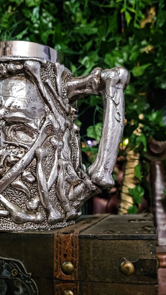 ๐The Armored Kingdom Ironbone Silver Skull Brew Mug