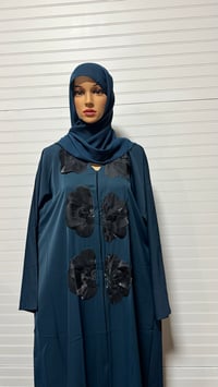 Image 18 of 3D flower Open Abaya 