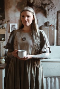 Image 1 of ‘Rose of The Desert’ Devotional Habit 4/4